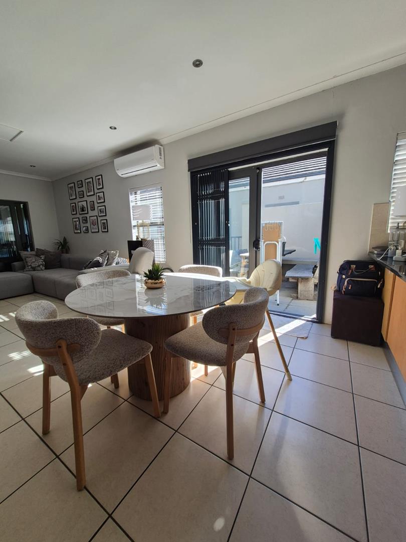 3 Bedroom Property for Sale in Plattekloof Western Cape